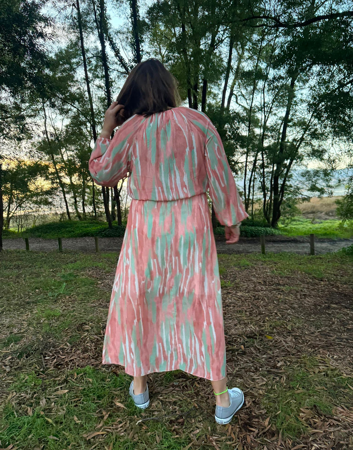 Vestido tie dye água e salmão