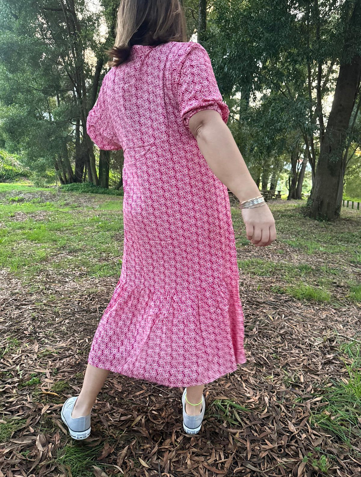 Vestido camiseiro midi florido azul claro
