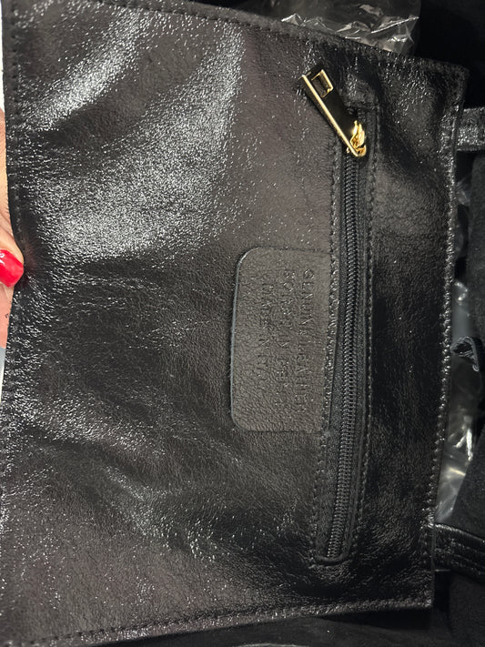 Shopping bag preta em pele metalizada
