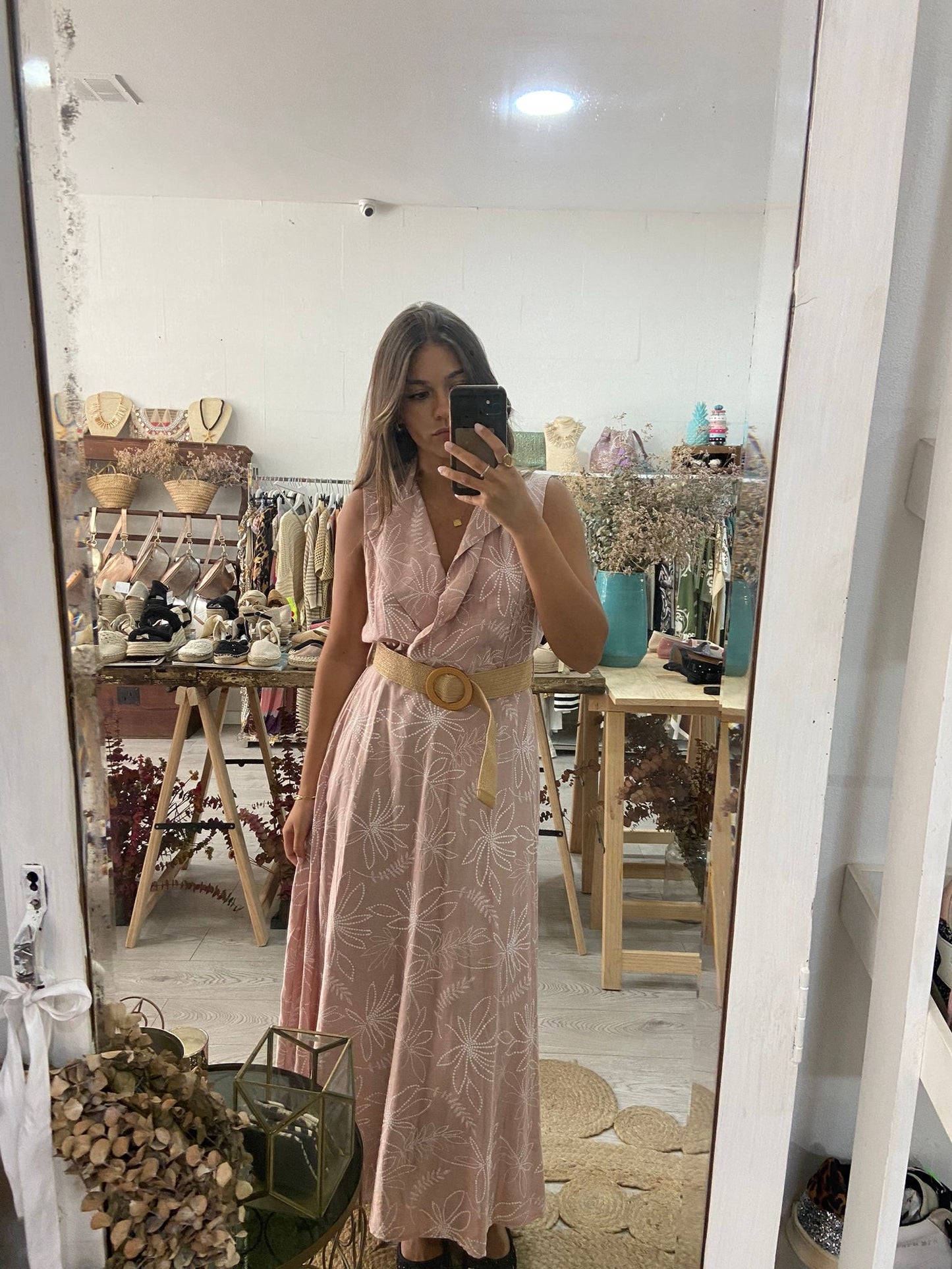 Vestido rosa floral decote cruzado