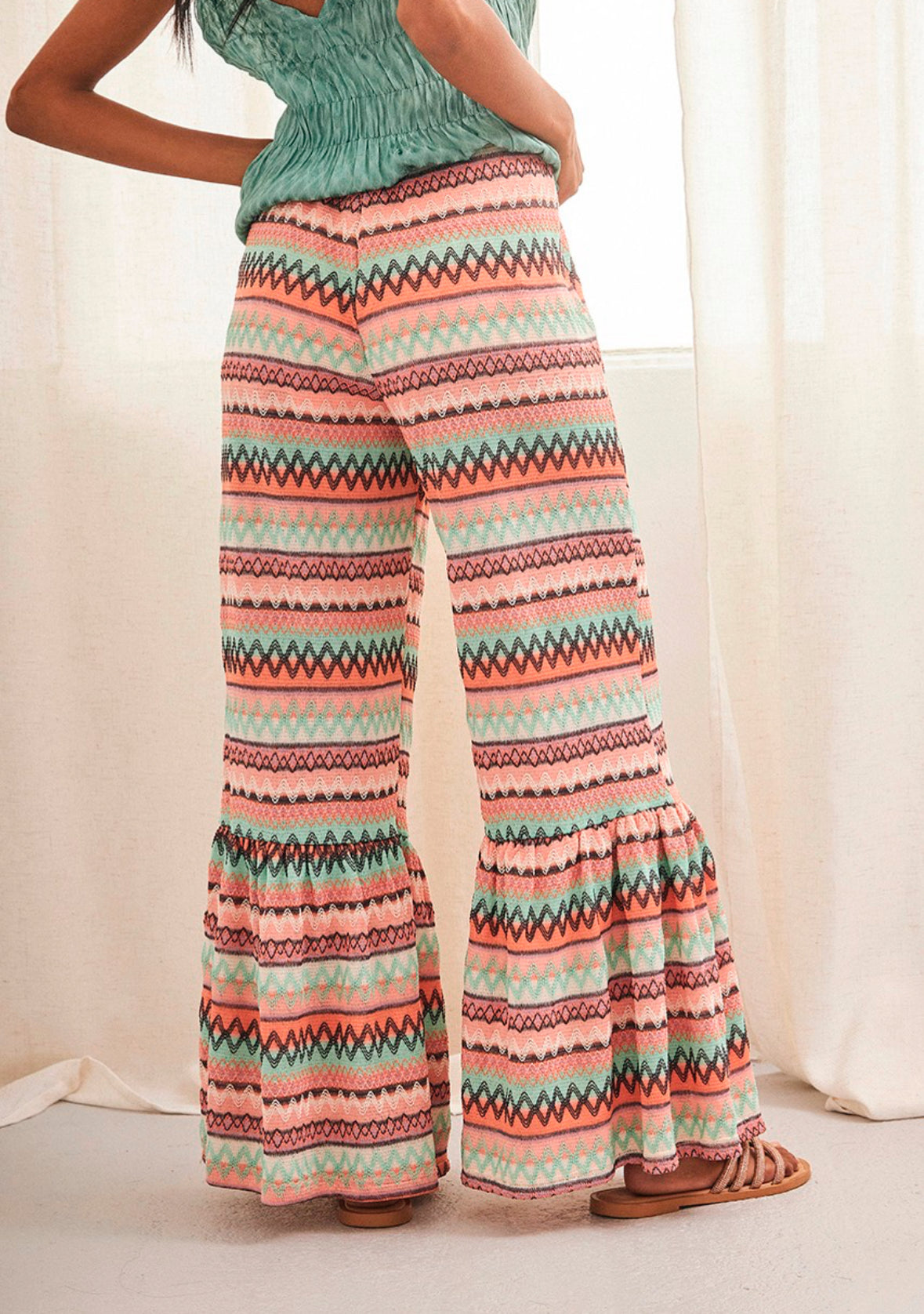 Pantalones de campana de crochet coloridos de HJ.Abba