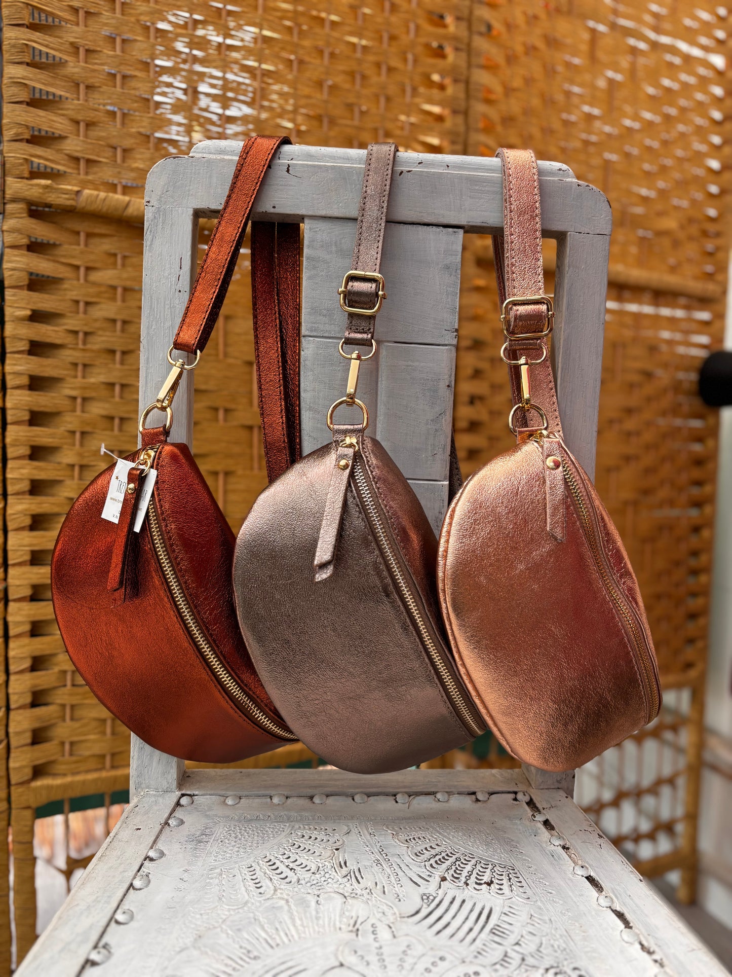 Bolsa banana de cintura ou tiracolo em pele metalizada castanho | bronze | rose gold