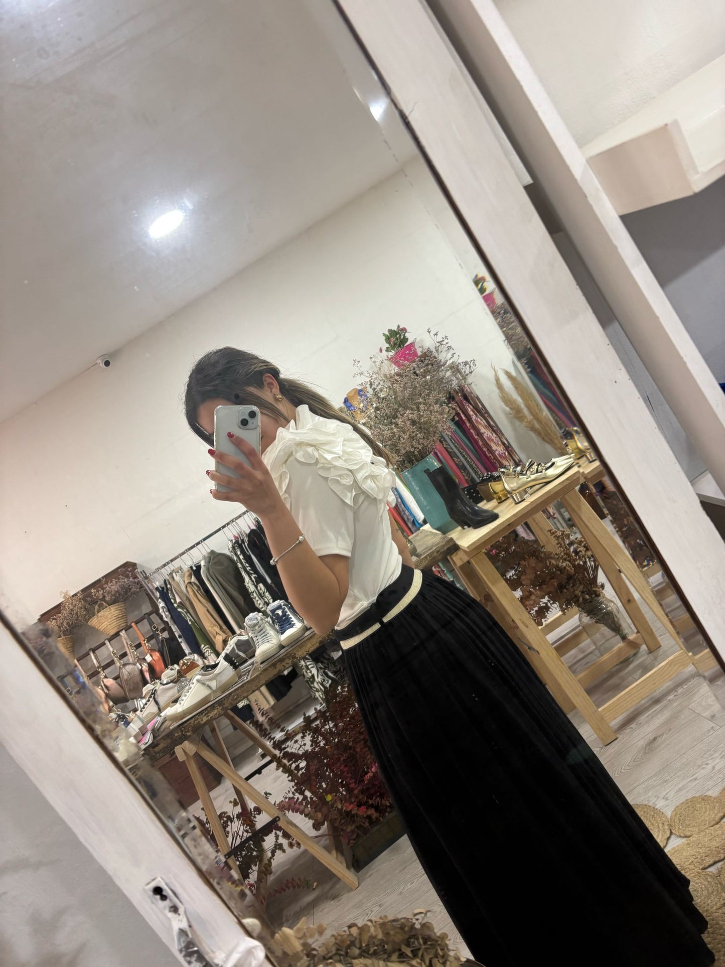Saia preta com elástico dourado lurex