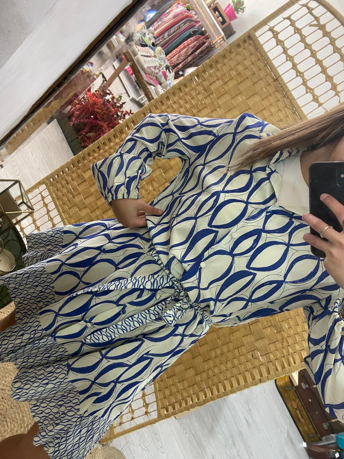 Vestido camiseiro estampado geométrico