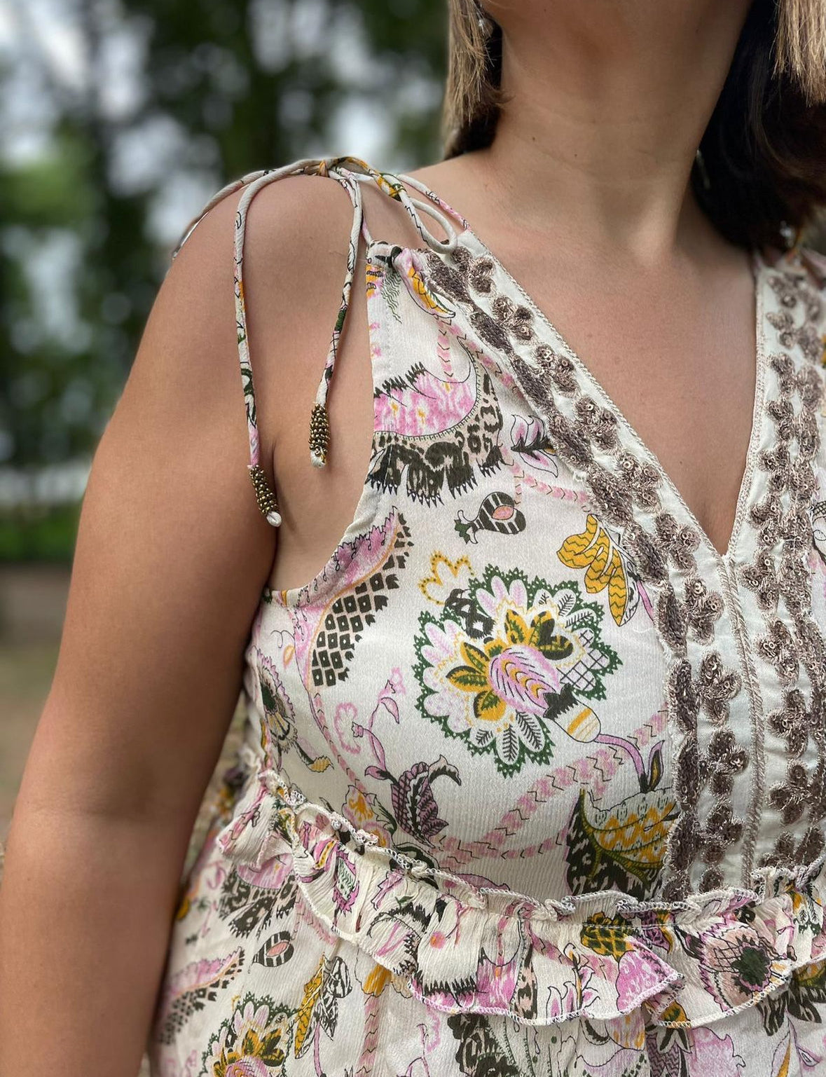 Vestido curto estampado floral e alças ajustáveis Gf.gryf