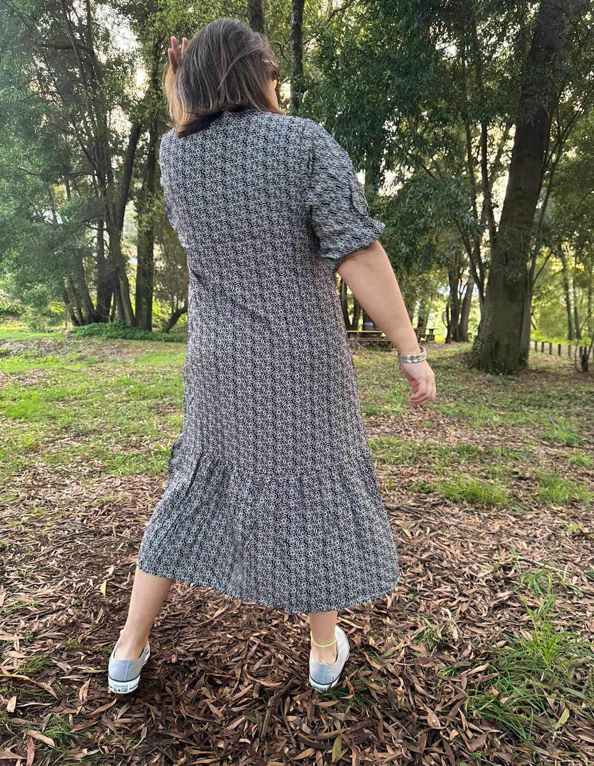 Vestido camiseiro midi florido azul claro