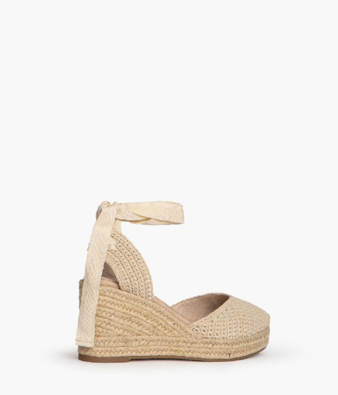 Sandalias de cuña de crochet beige
