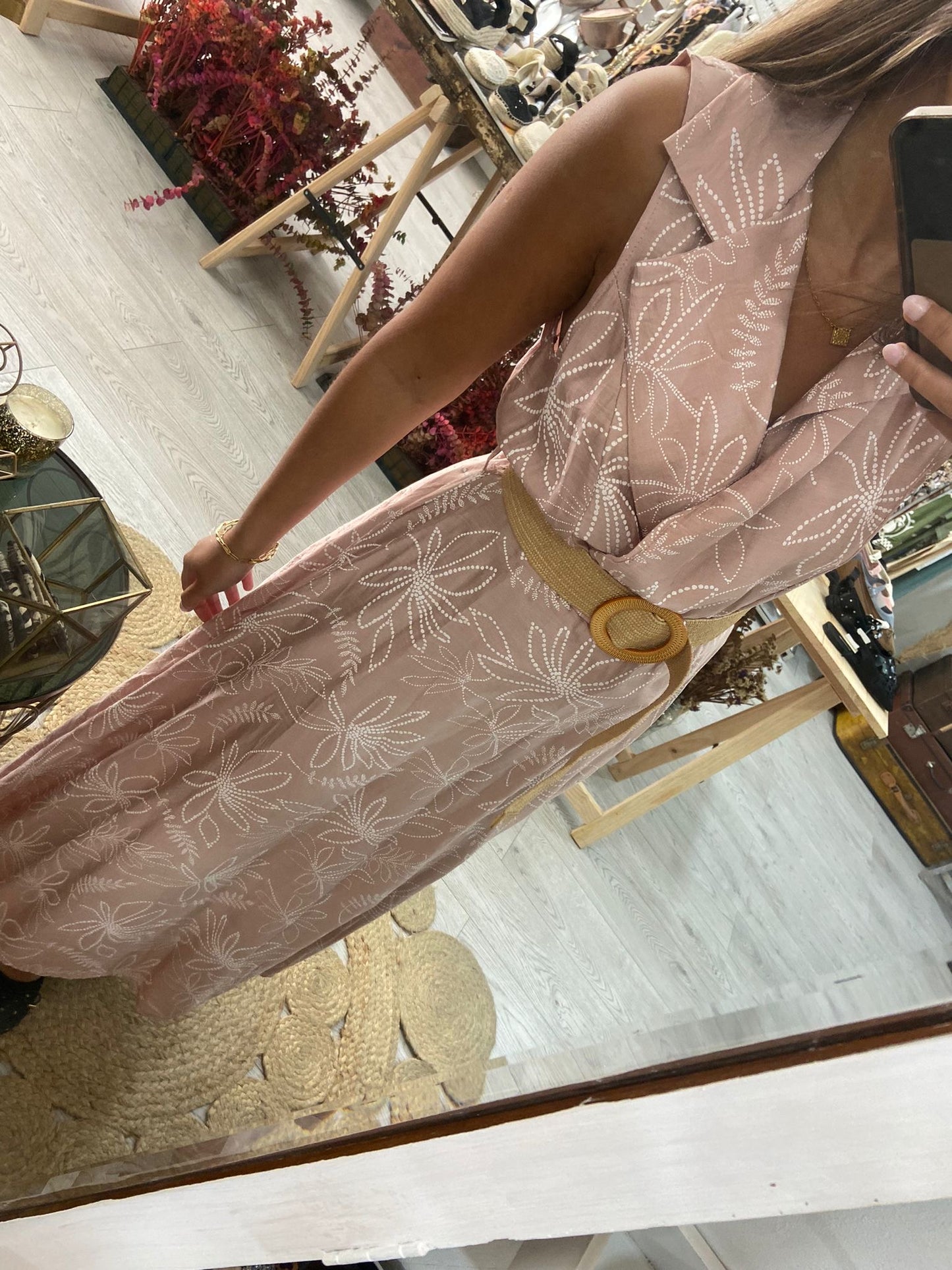 Vestido rosa floral decote cruzado