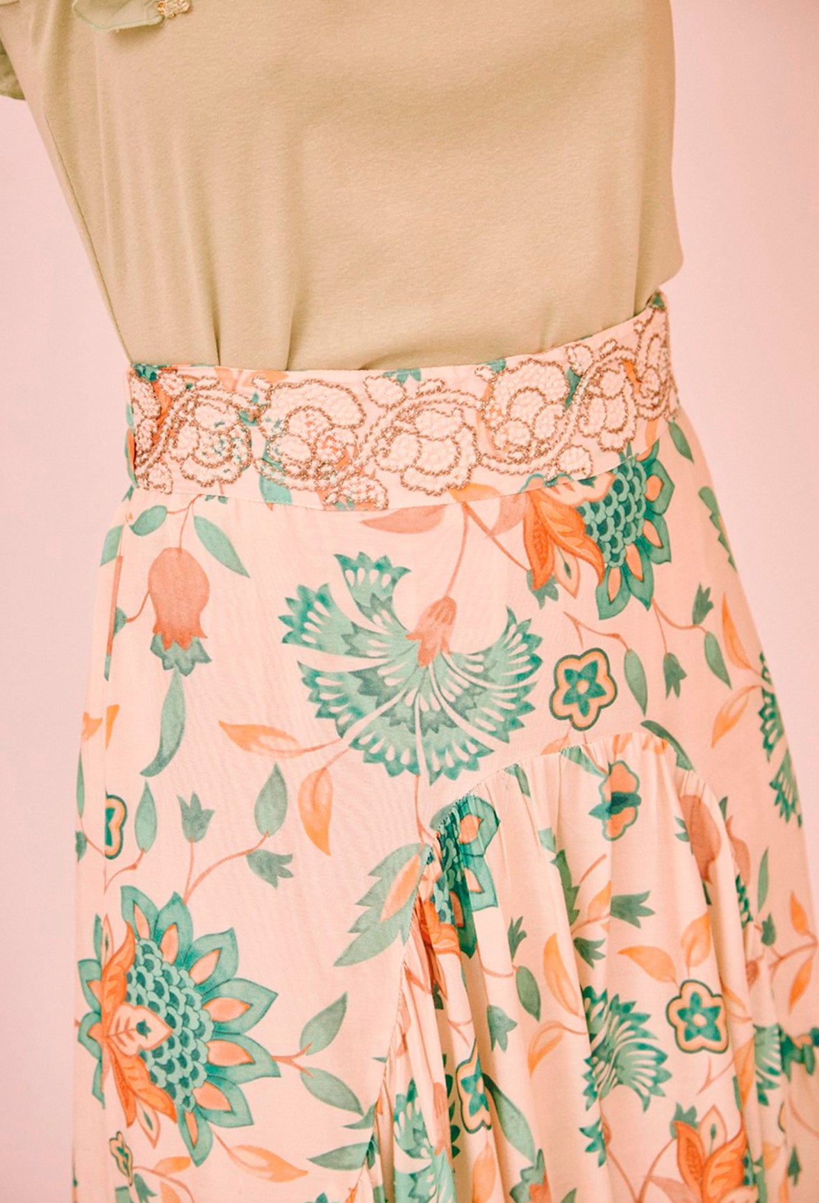 Saia marfim estampado de flores GF.Ilin
