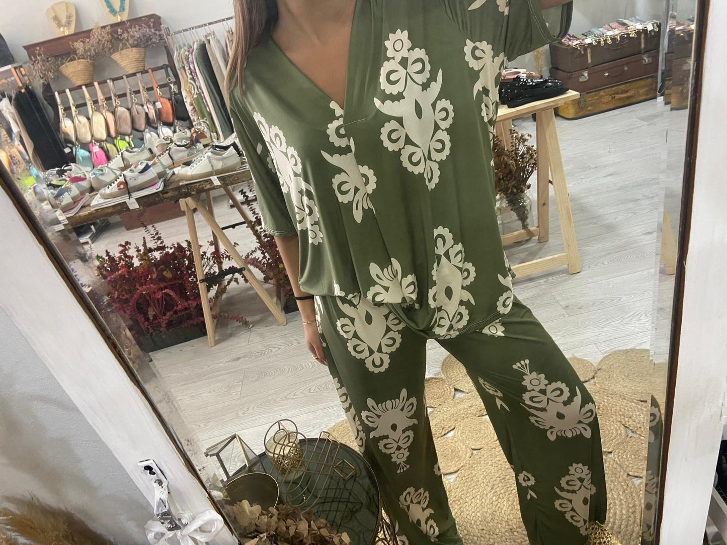 Conjunto verde estampado bege