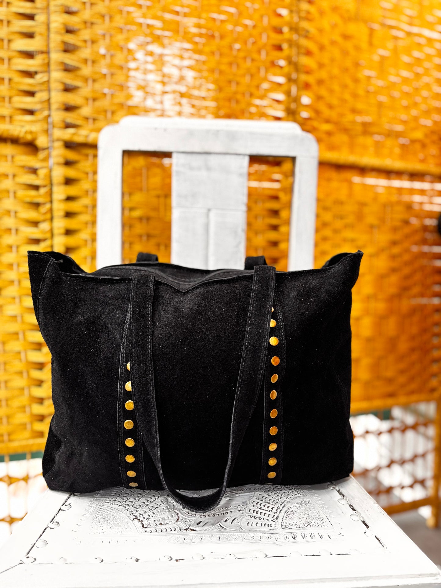 Carteira preta camurça com tachas