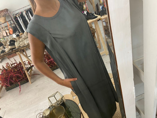 Vestido cetim cinzento