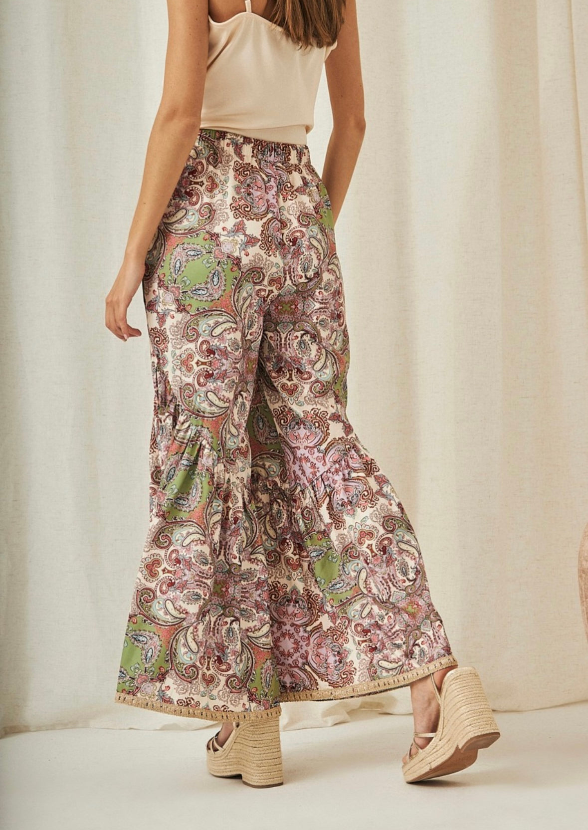 Pantalones de campana con estampado paisley de HJ.Brais