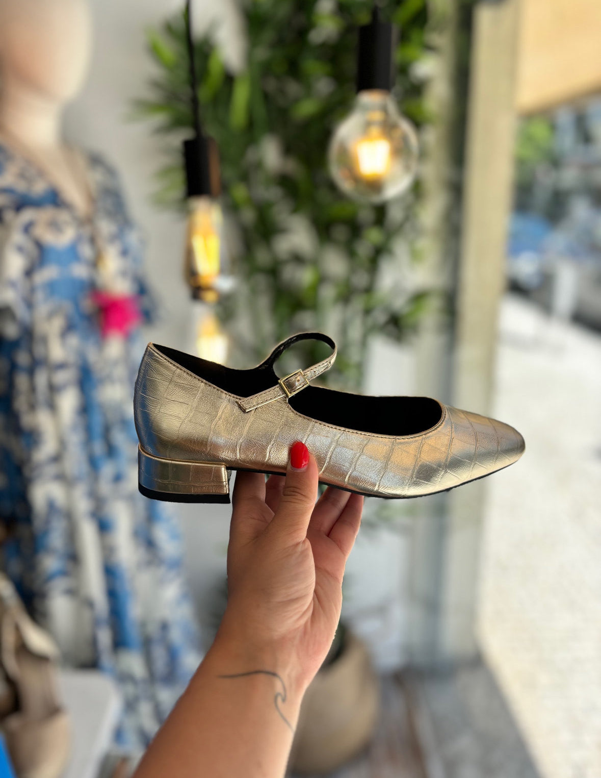 Mary Jane de salto efeito pele cobra dourada