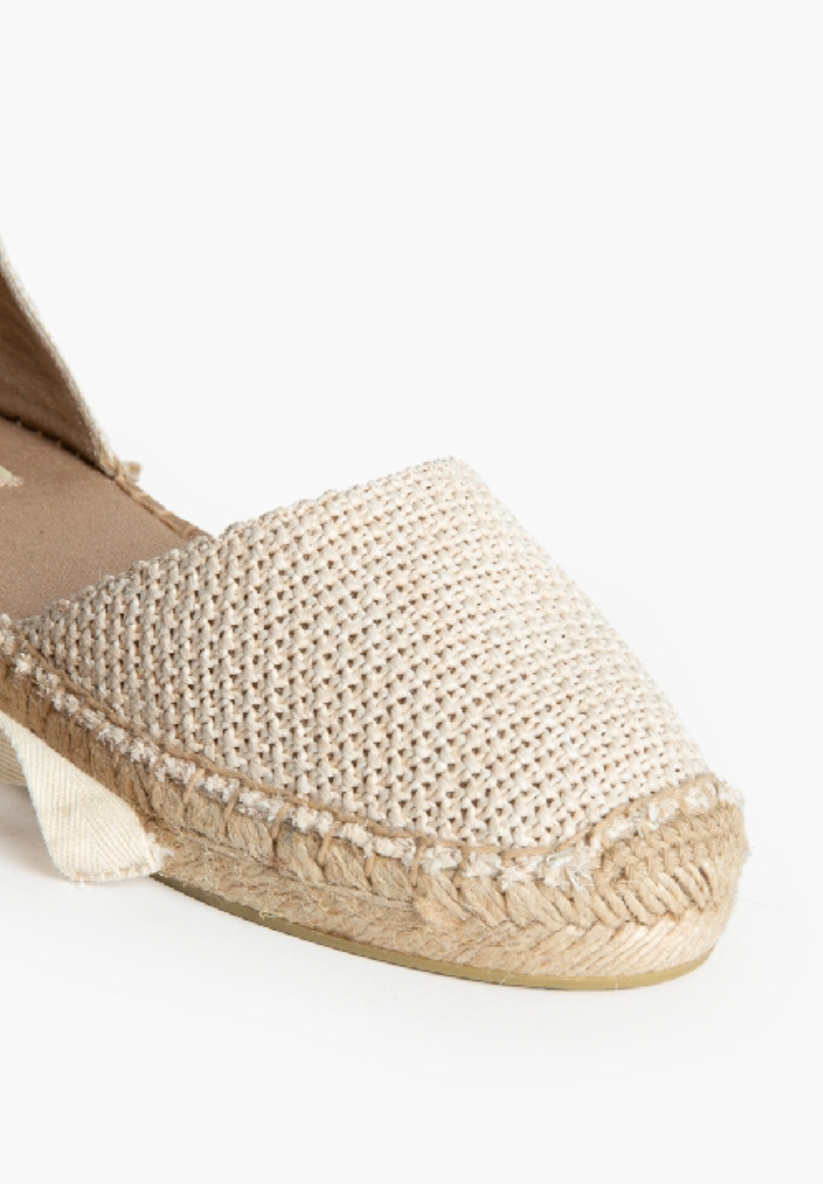 Alpercatas bege crochê com laçada