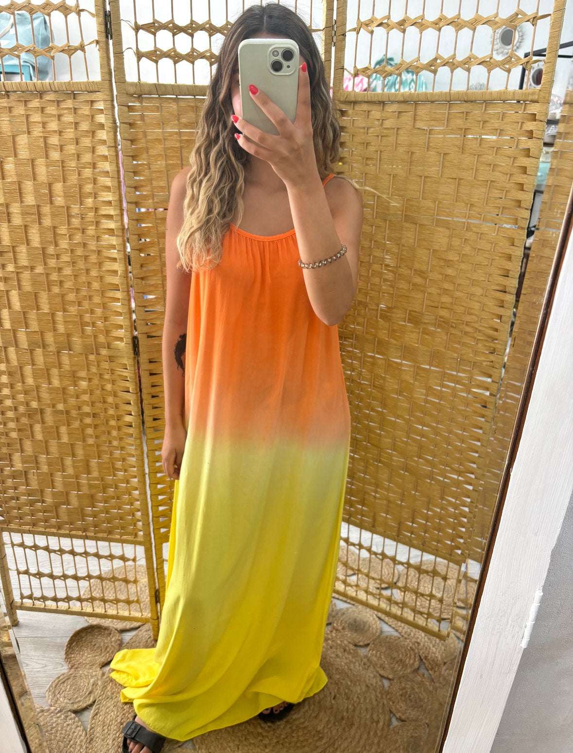 Vestido tie dye laranja e castanho