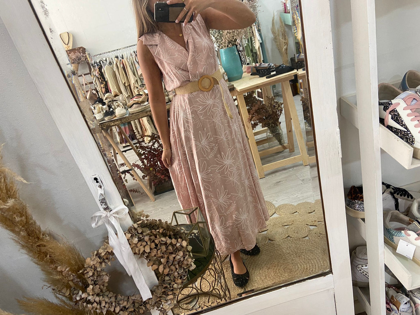 Vestido rosa floral decote cruzado