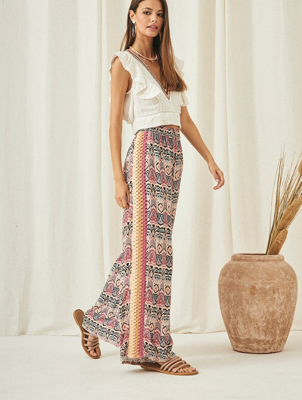 Pantalón estampado étnico y crochet CS.Nef