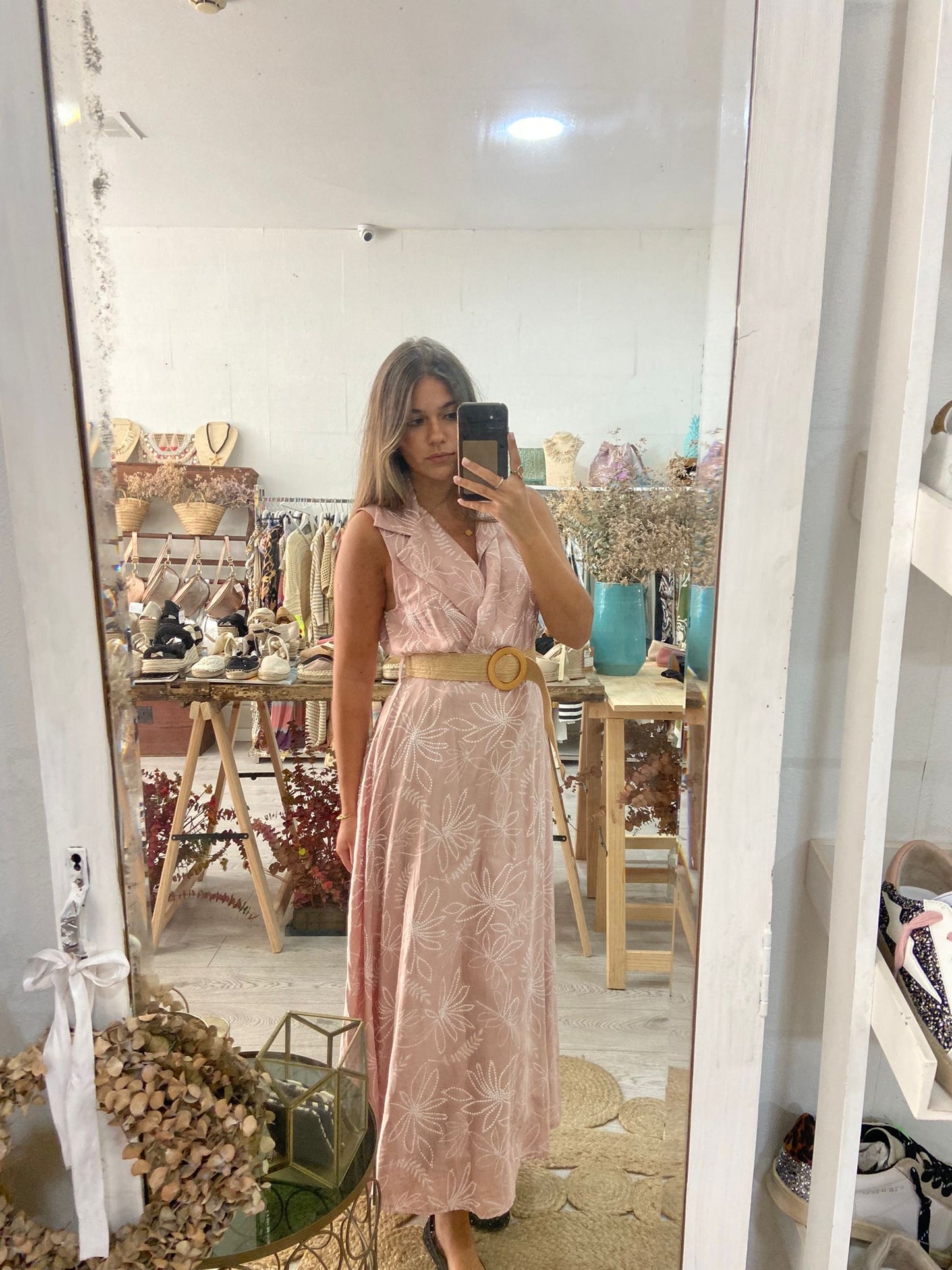 Vestido rosa floral decote cruzado