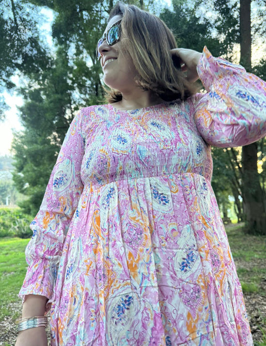 Vestido estampado rosa | laranja com favinhos no peito