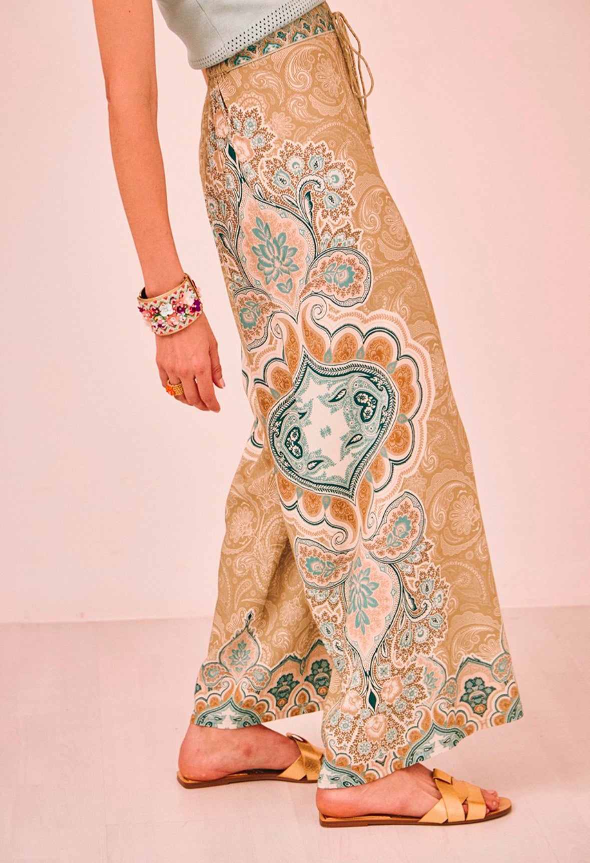 Pantalones estampados GF.Pushak