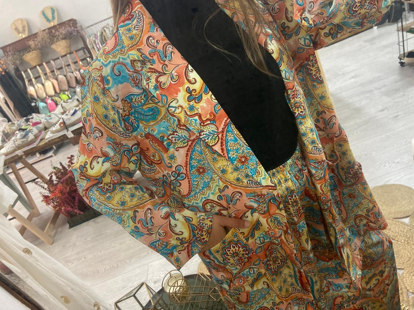 Conjunto Kimono e calças estampado étnico laranja/turquesa