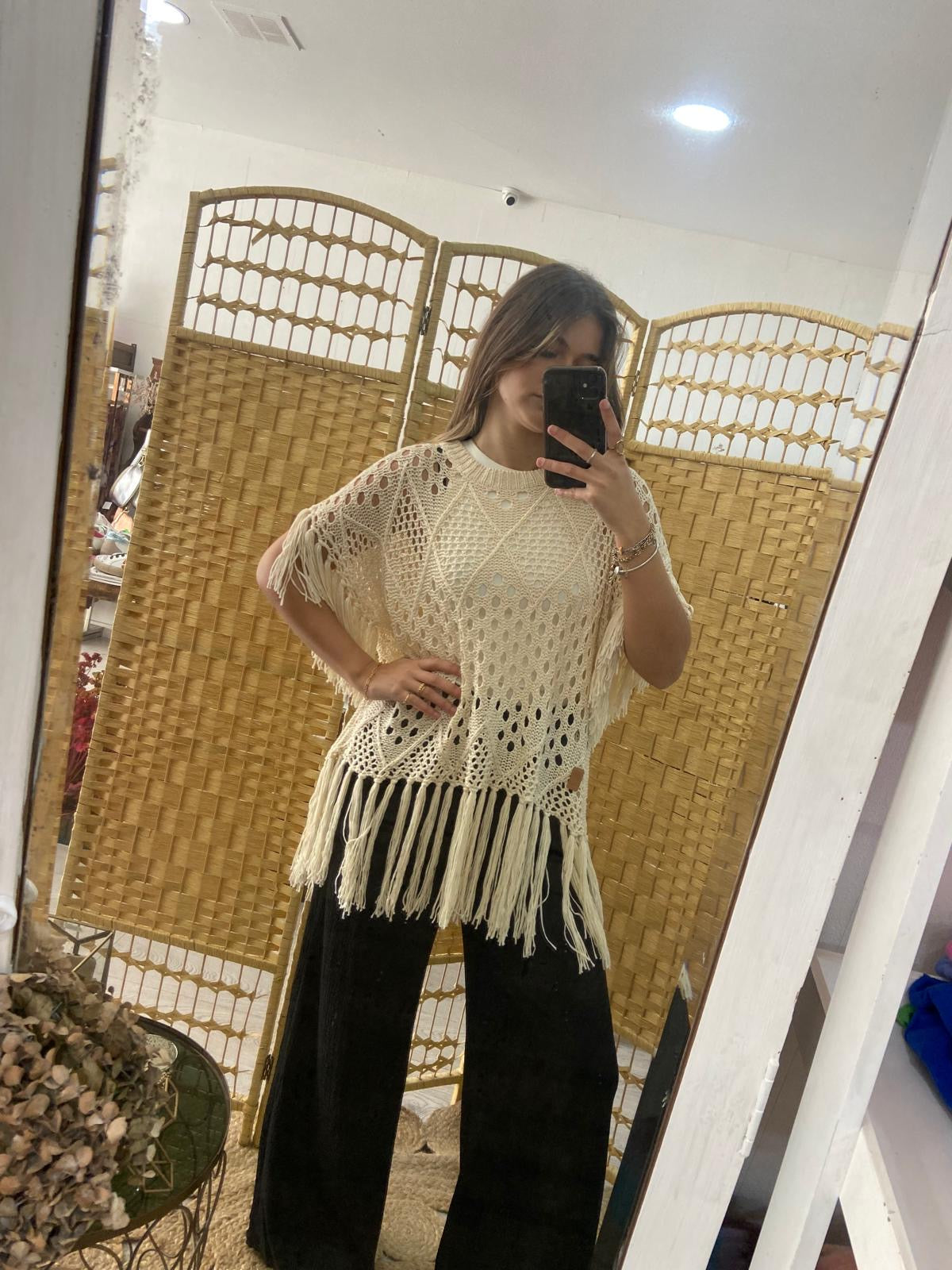 Camisola bege crochê com franjas TS.Tojo
