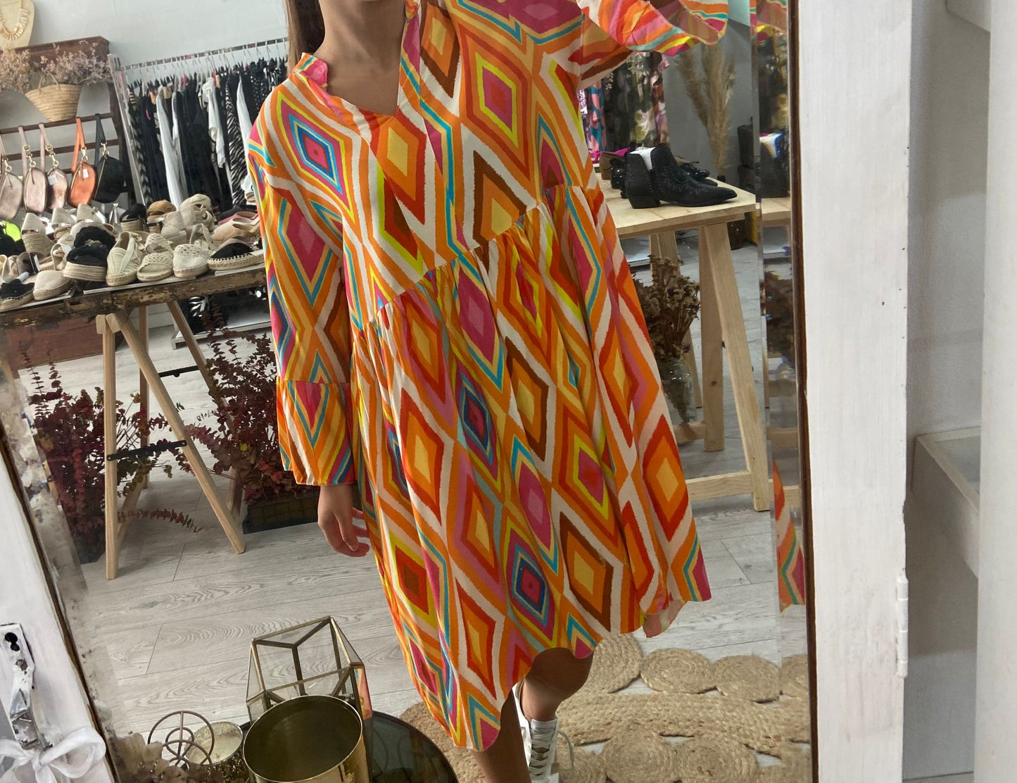 Vestido com losangos coloridos