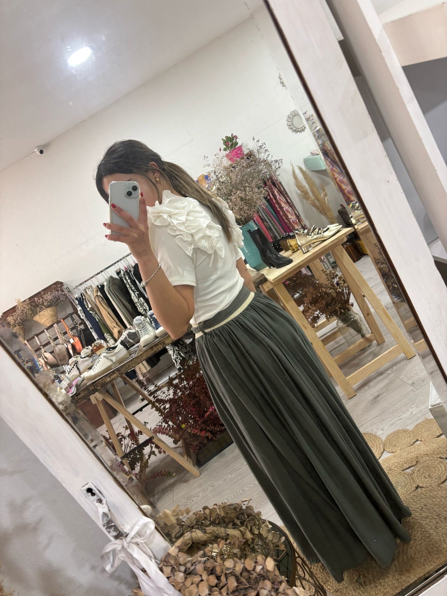 Saia preta com elástico dourado lurex