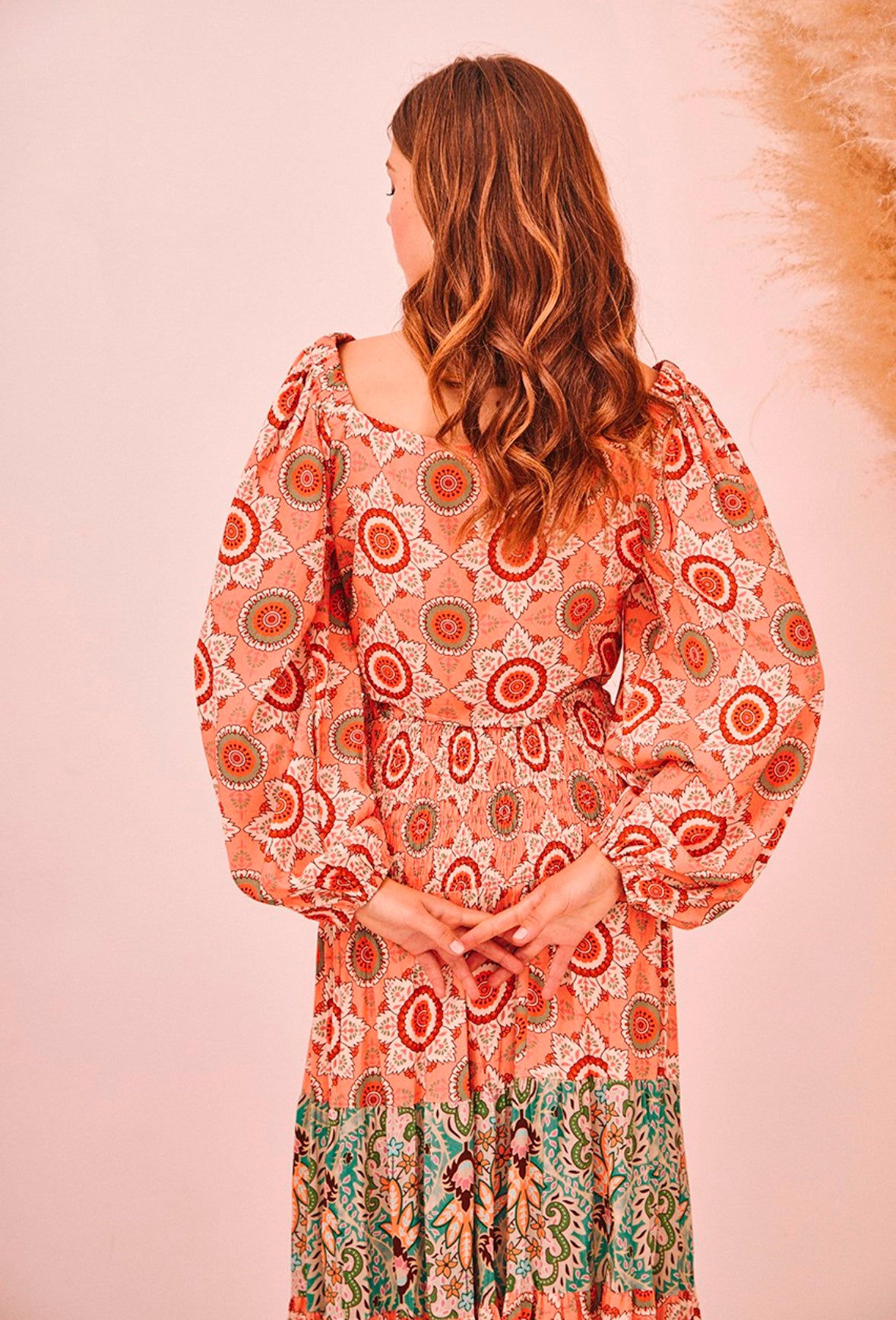 Top curto estampado com elástico nos ombros GF.Usqu