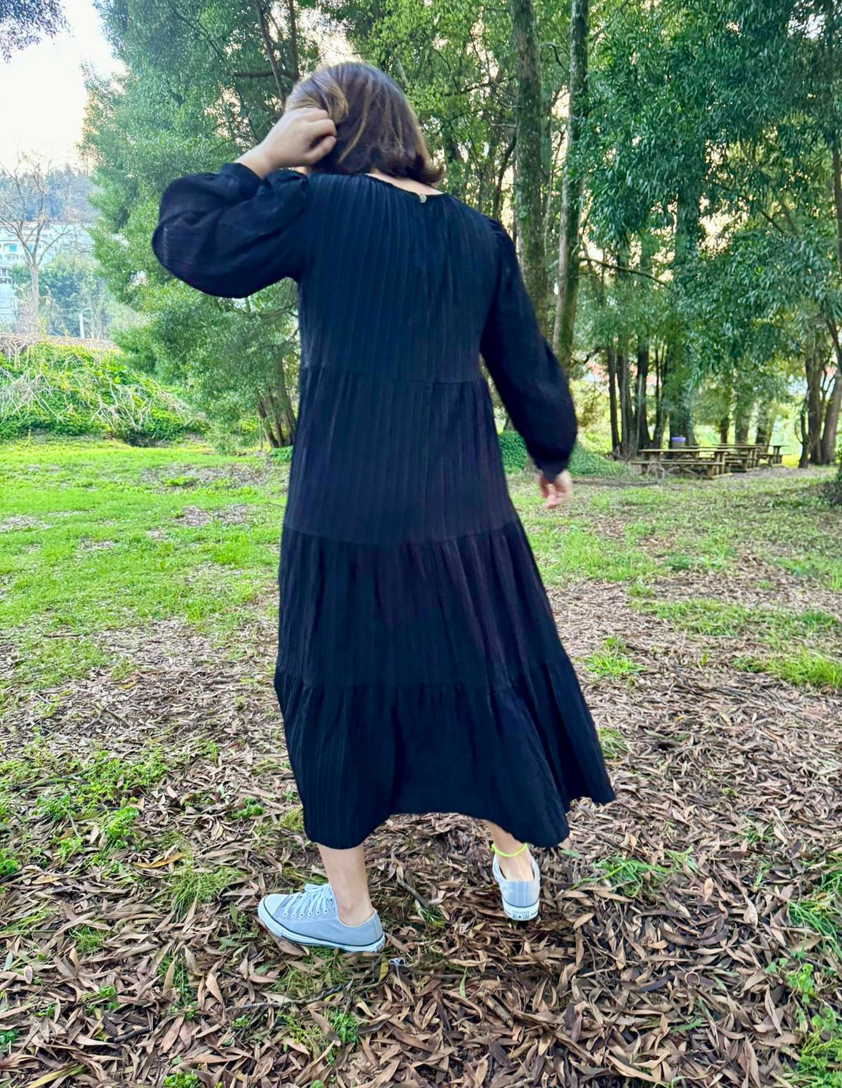 Vestido evasé azul marinho de tecido com nervuras