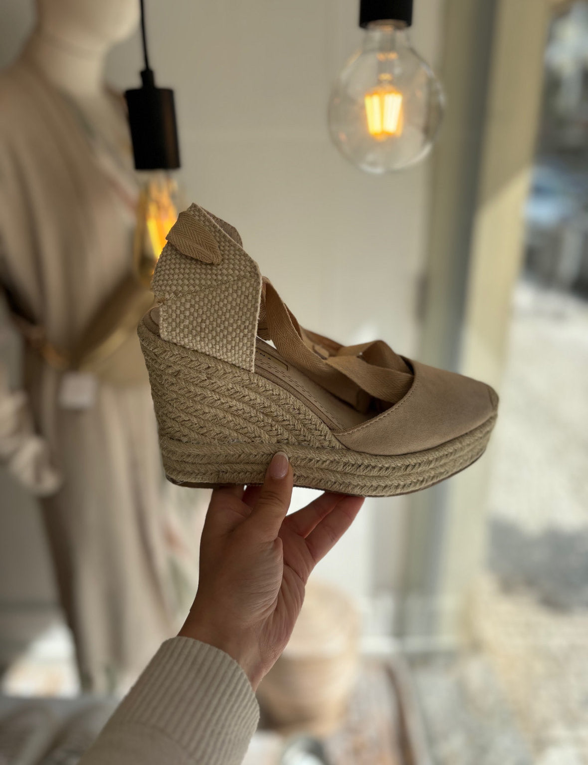 Sandálias de cunha compensada bege