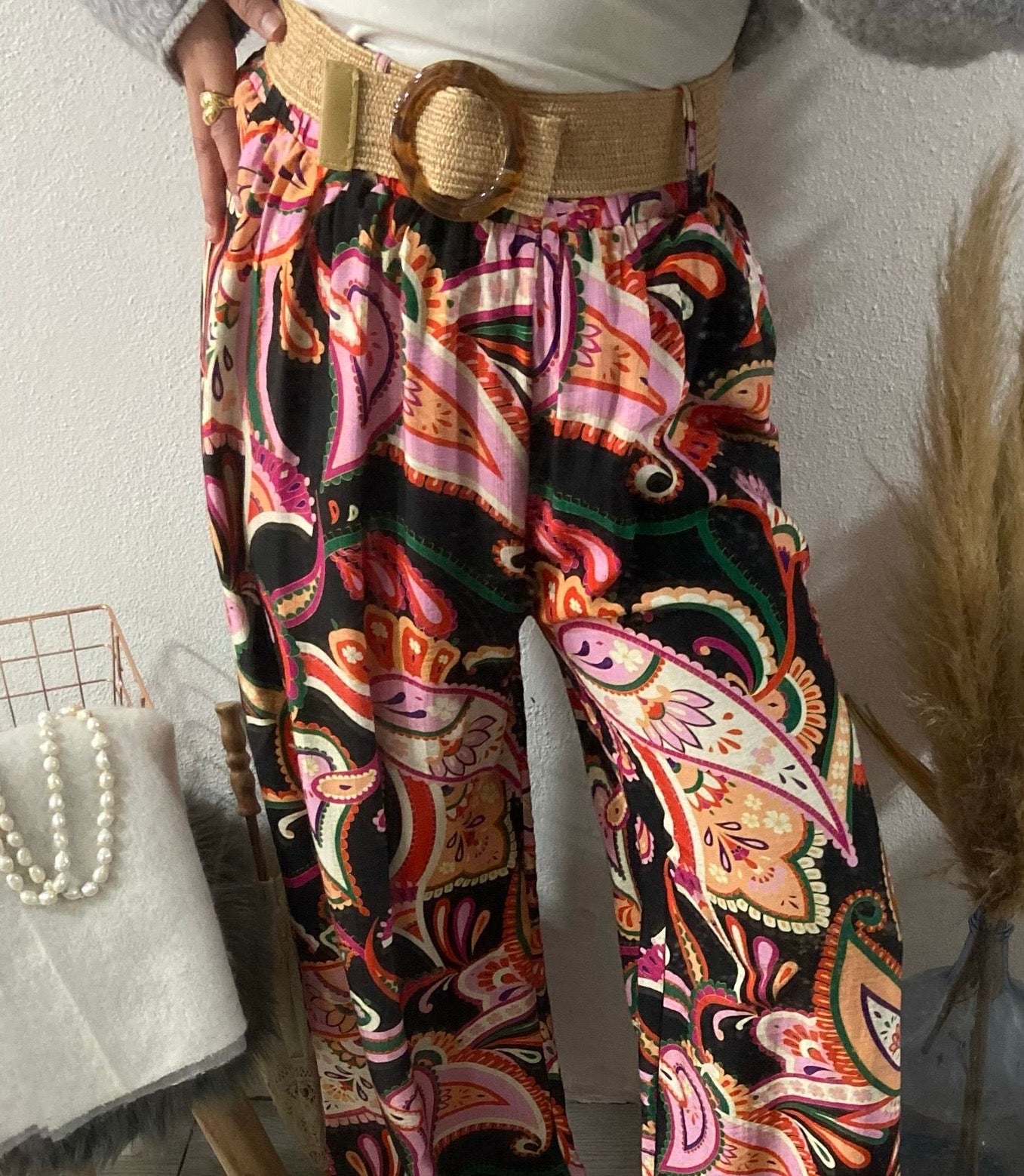 Pantalonas azulão estampado paisley colorido com cinto