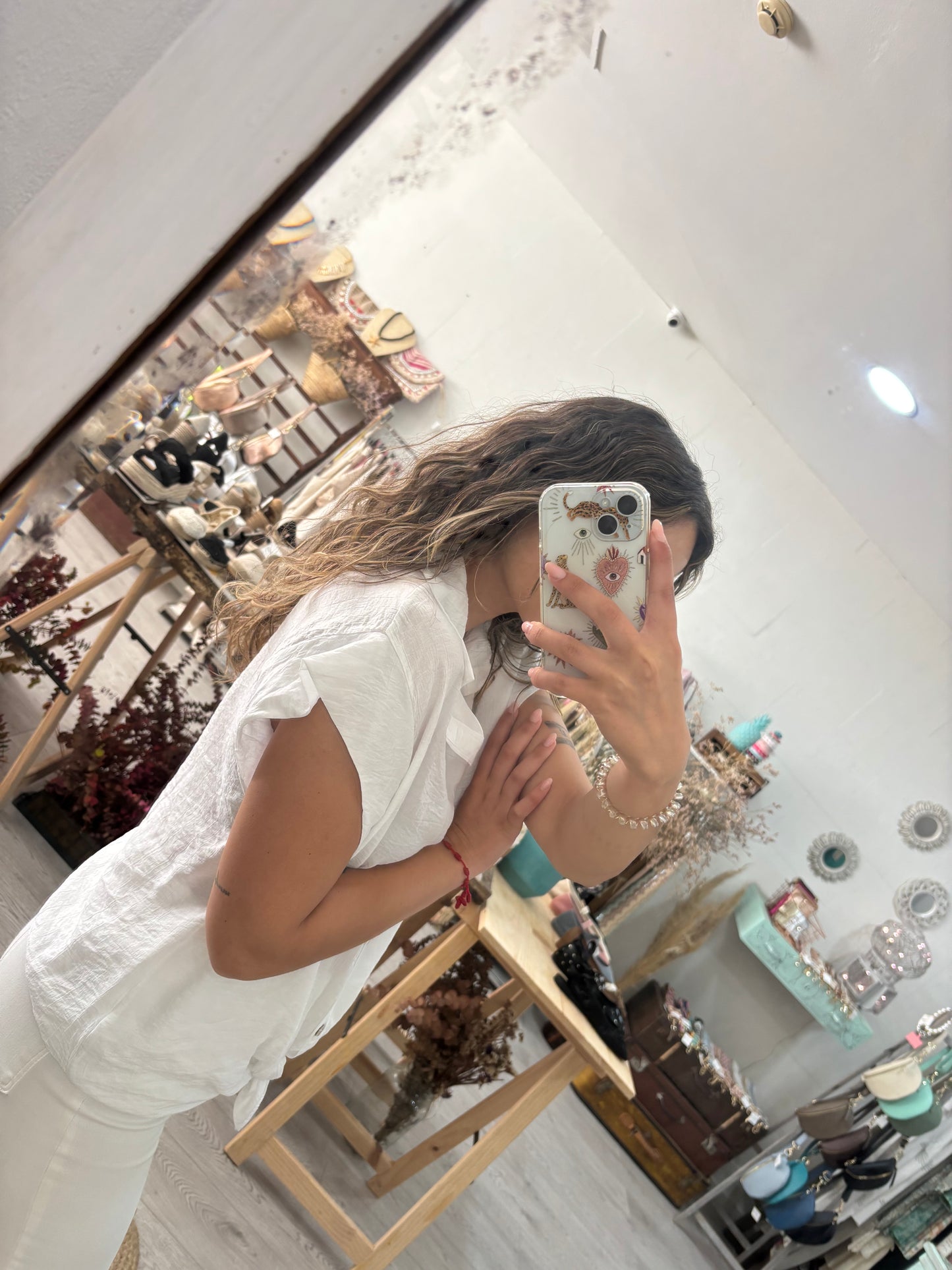 Túnica branca com nó