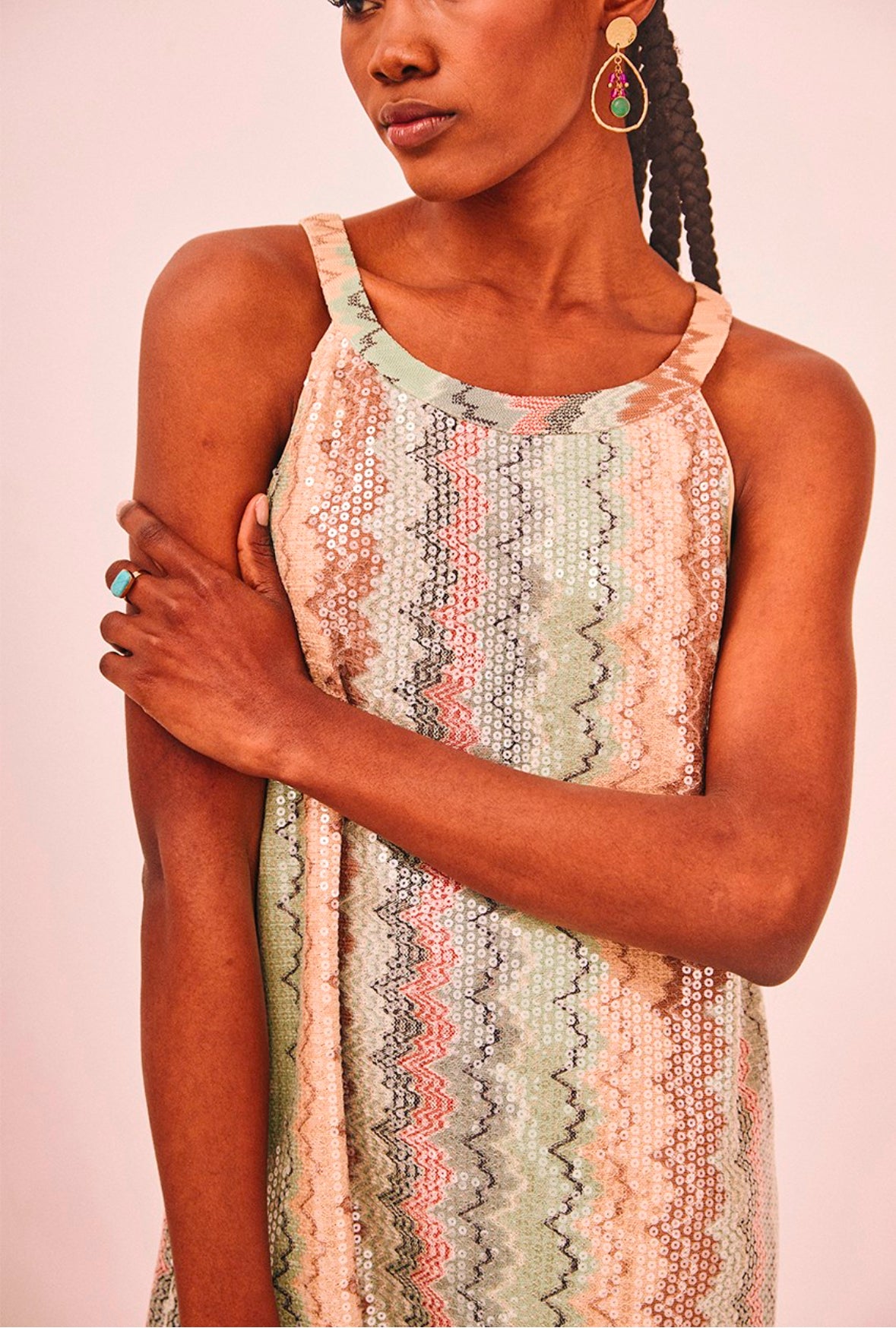 Vestido curto lantejoulas coloridas zig zag HJ.Kilam