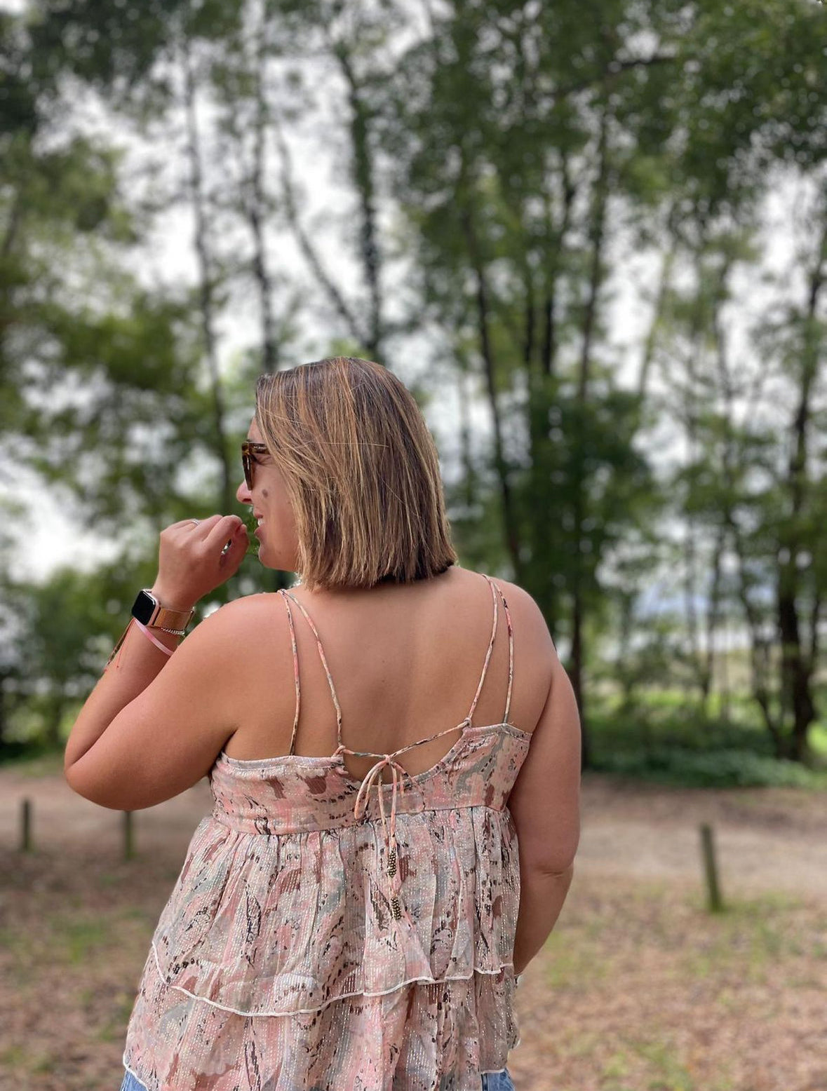 Top estampado lurex alças finas cruzadas nas costas- GF. GIMEA