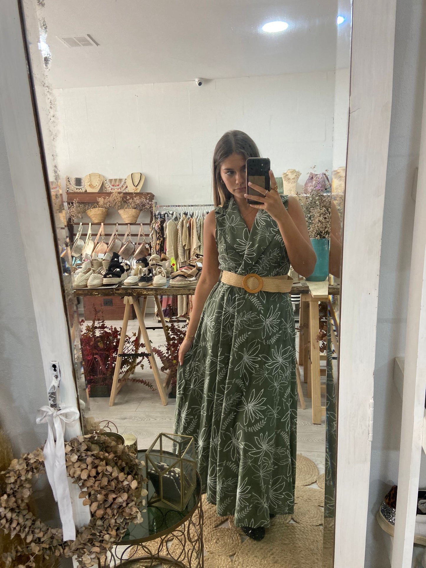Vestido rosa floral decote cruzado
