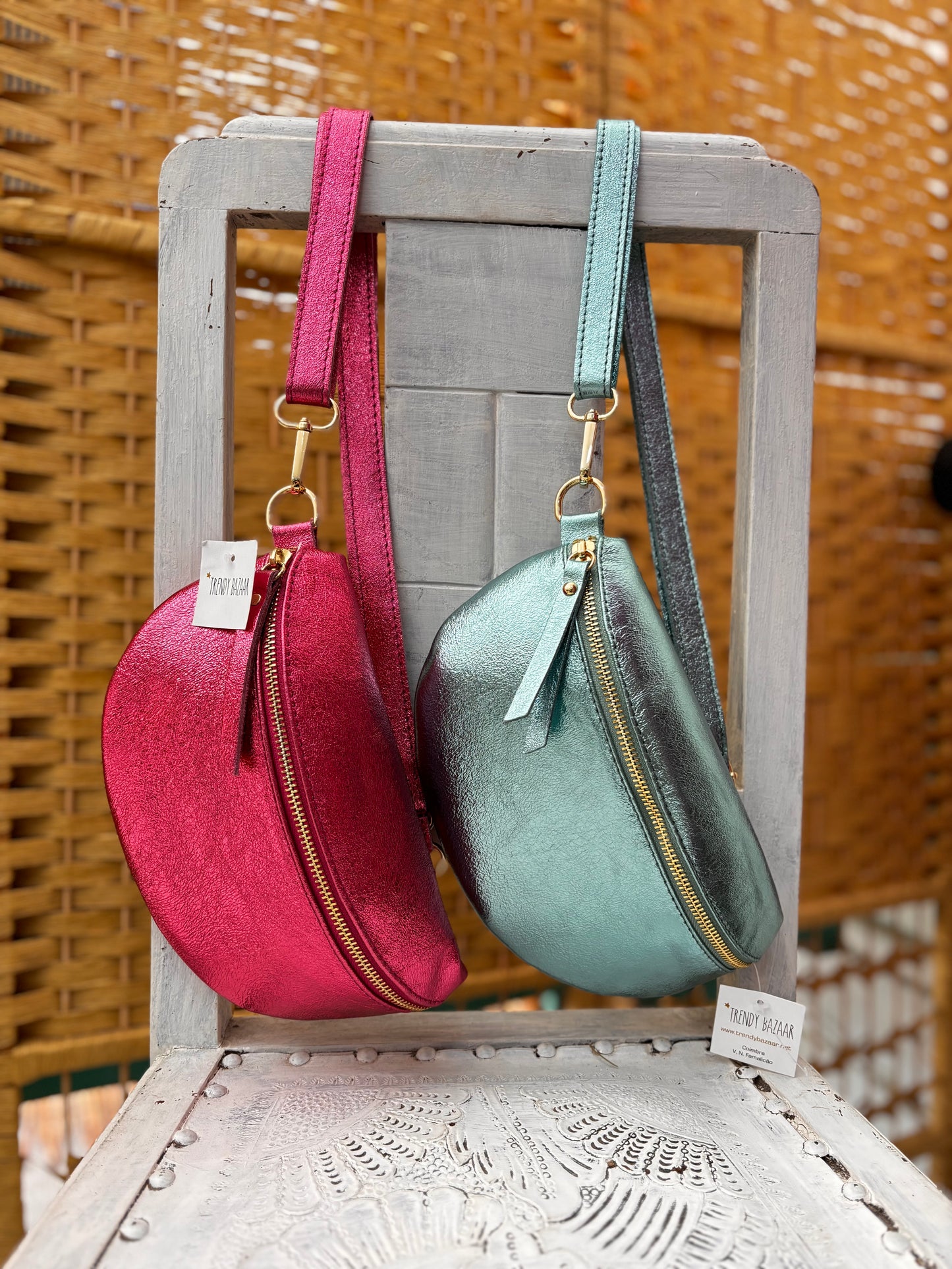 Bolsa banana de cintura ou tiracolo em pele metalizada fúcsia | azul sereia
