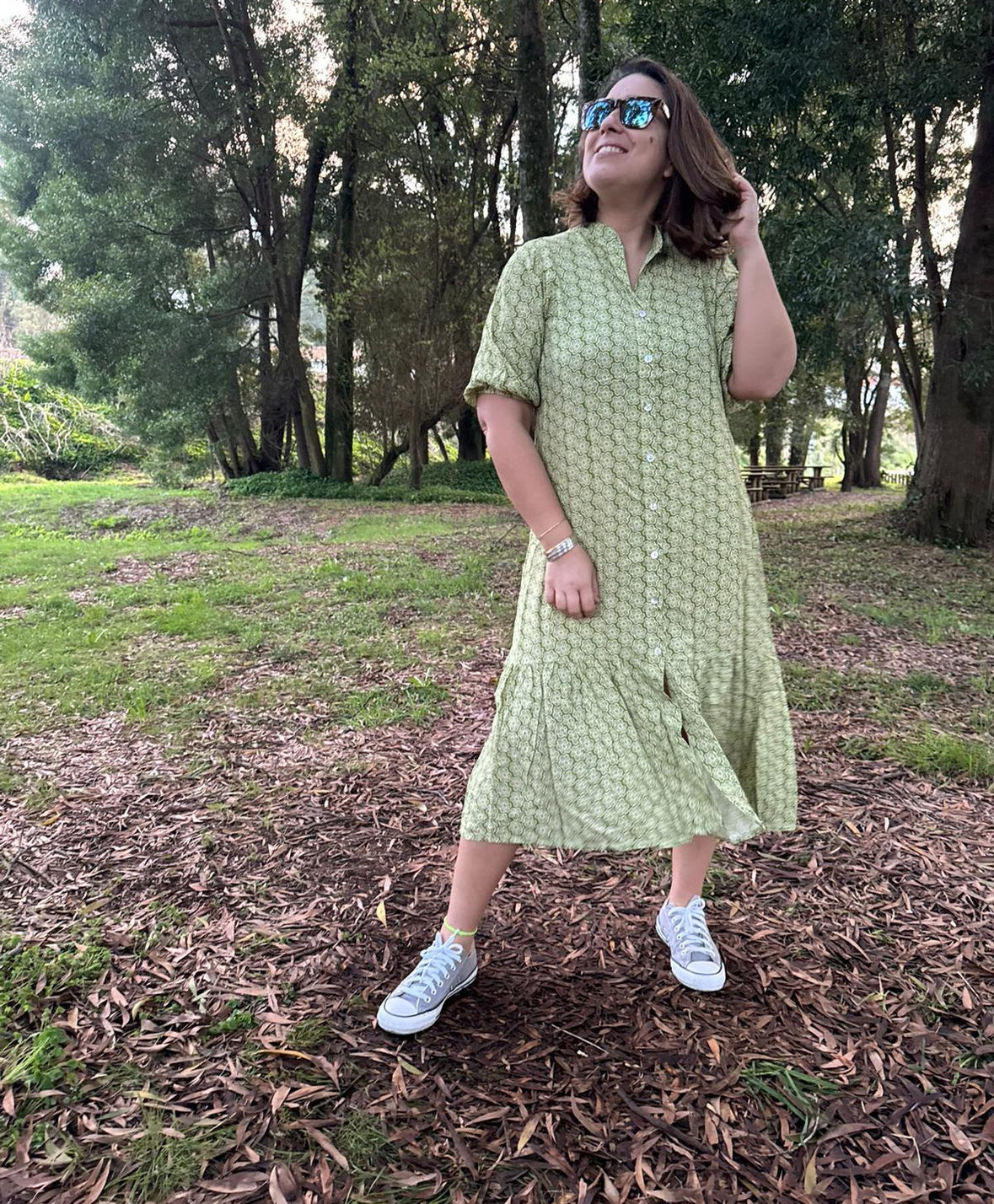 Vestido camiseiro midi florido azul claro