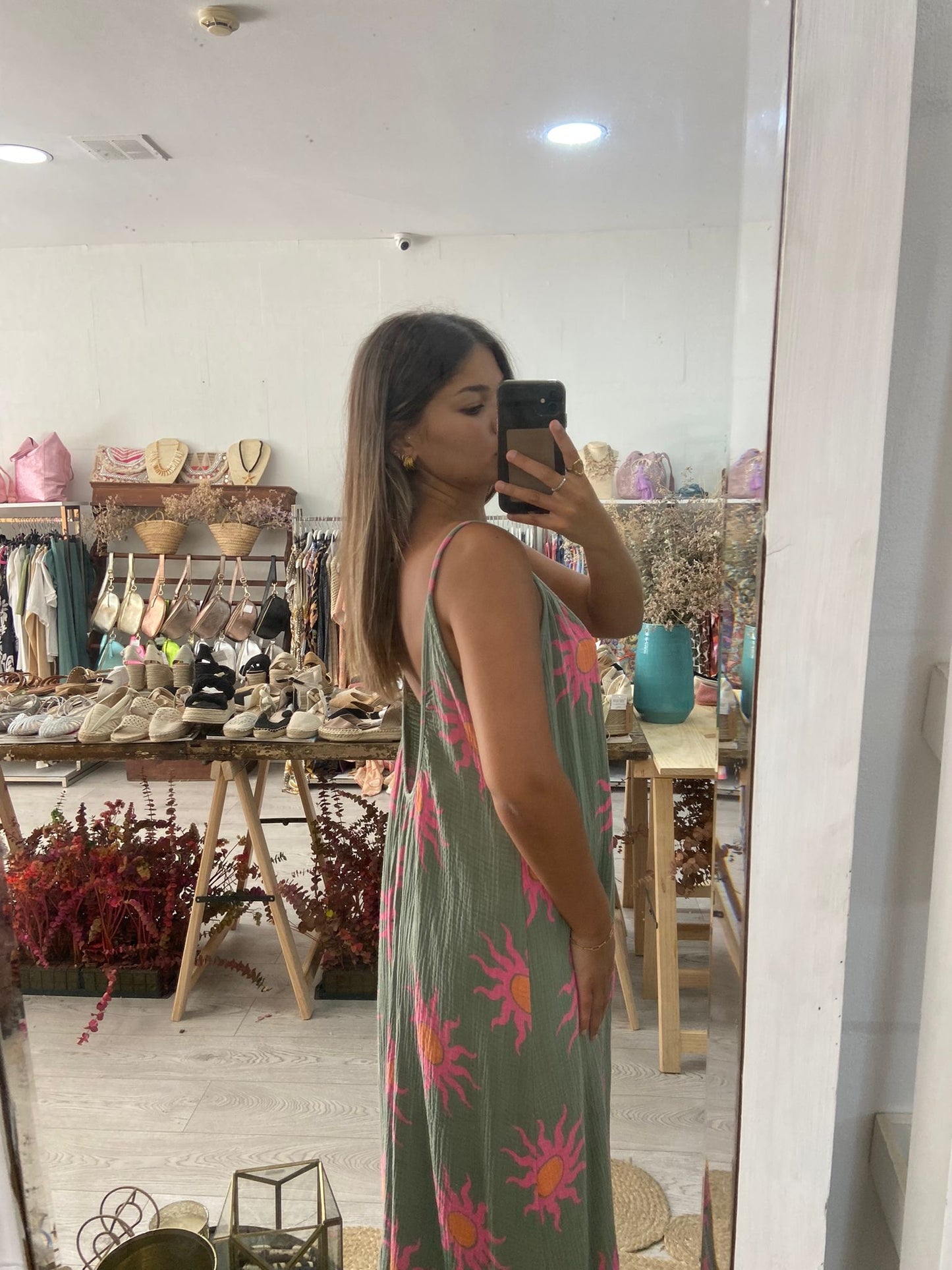 Vestido bege com sol rosa/laranja