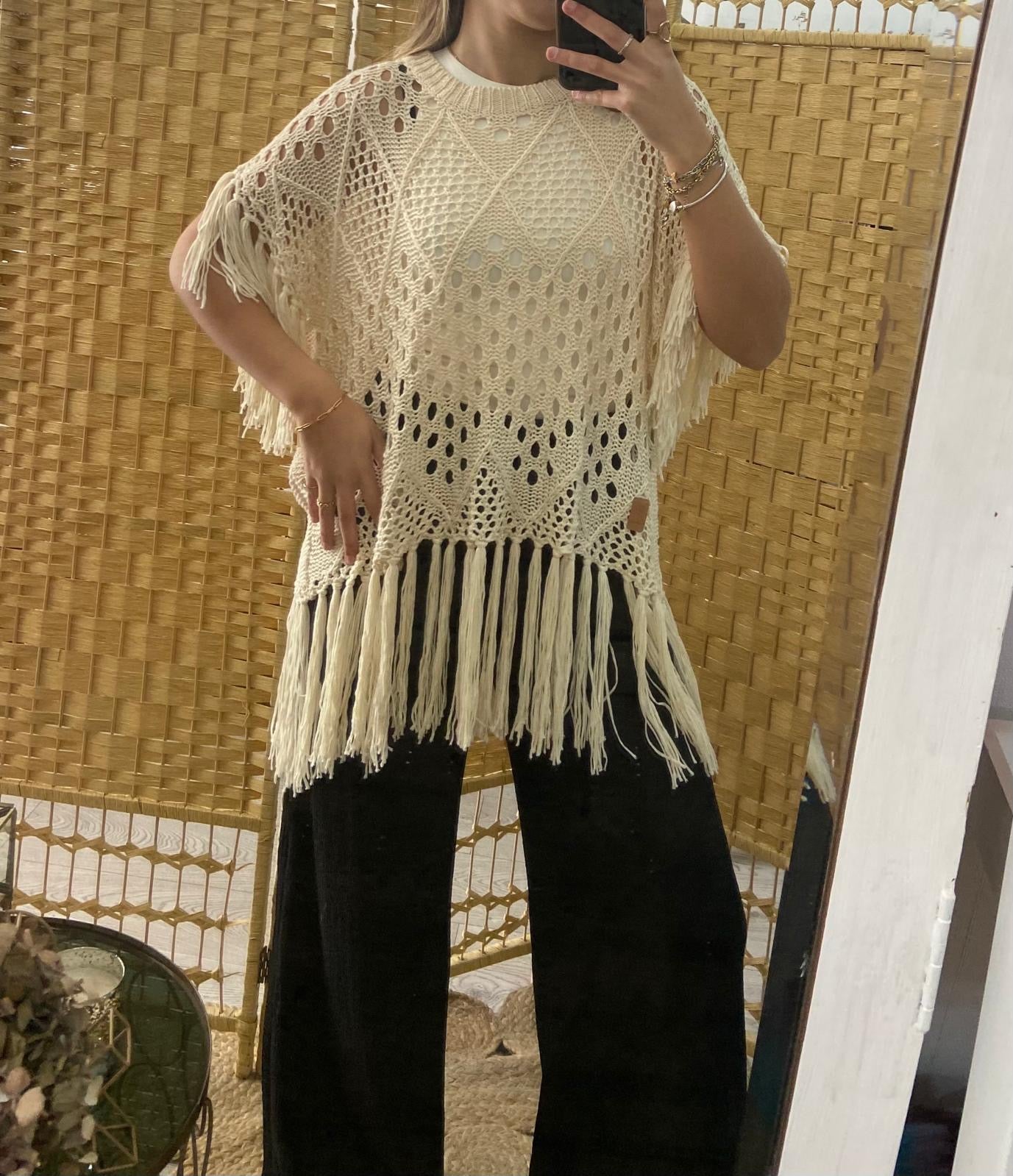 Camisola bege crochê com franjas TS.Tojo