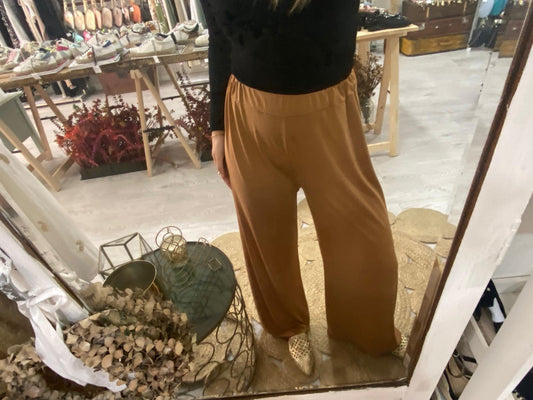Pantalonas fluídas camel