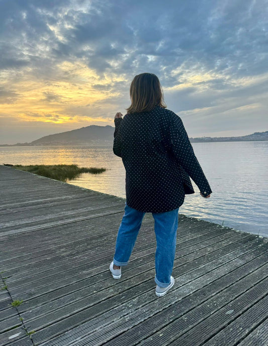 Blusão preto com brilhantes