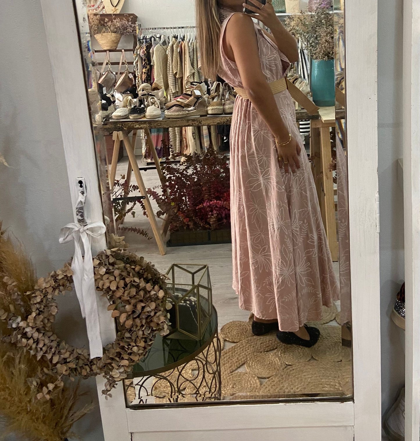 Vestido rosa floral decote cruzado