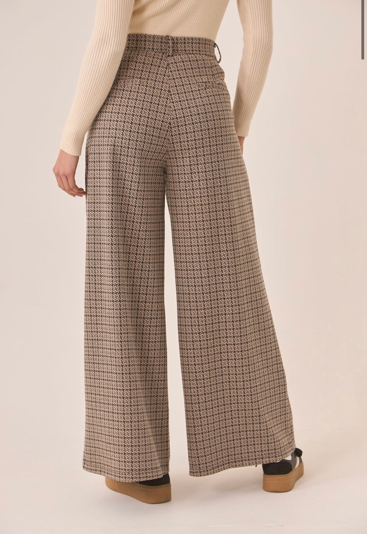 Calças bege e preto padrão FF.Dapne