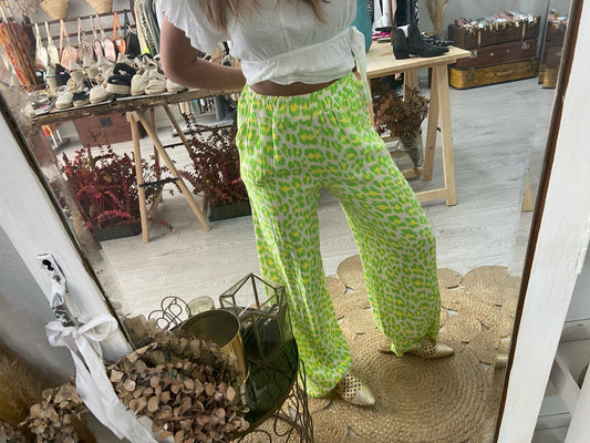 Calças animal print verde/ amarelo