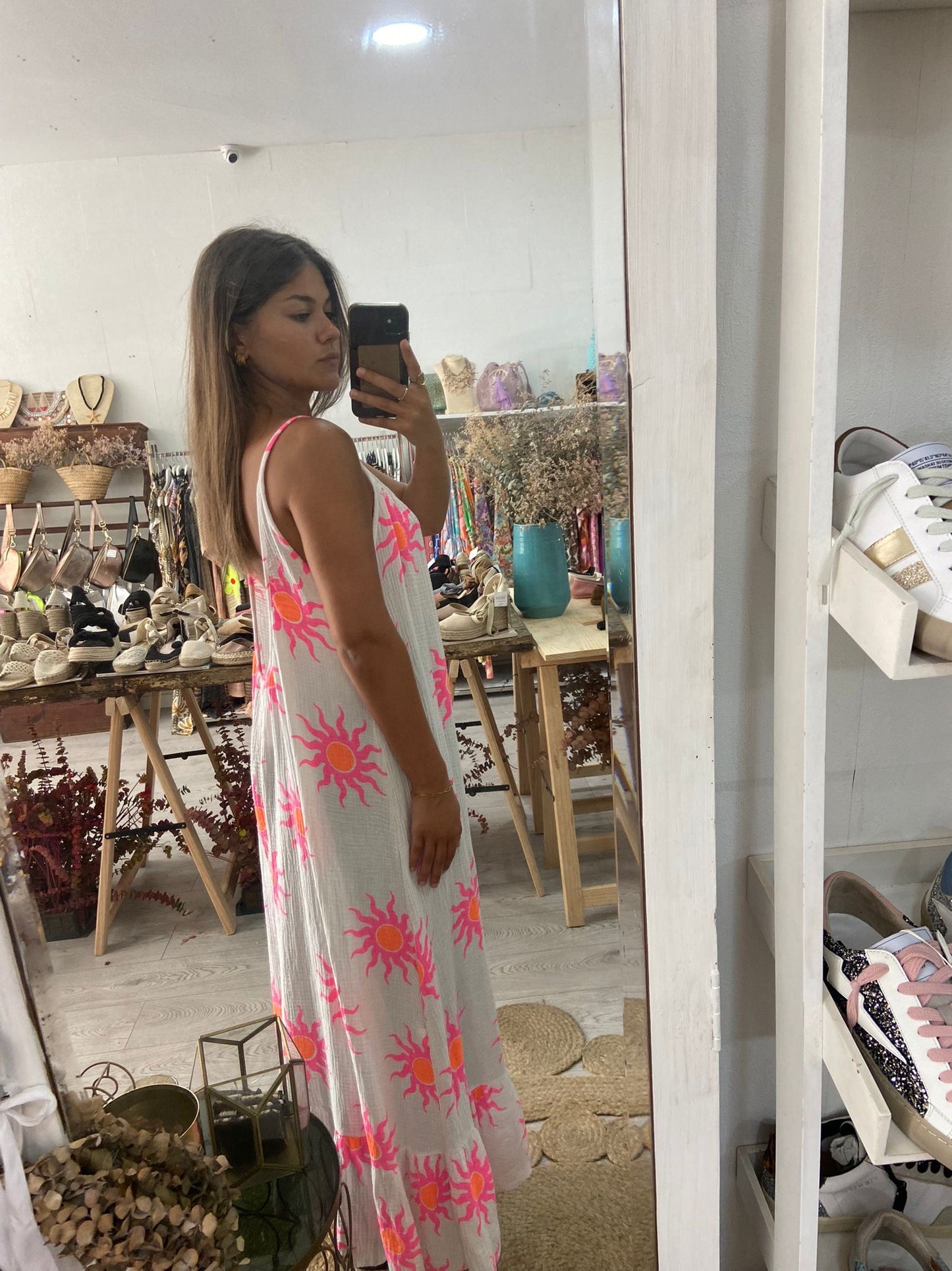 Vestido bege com sol rosa/laranja