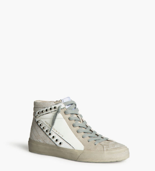 Sapatilhas bota branco texturizado e tachas