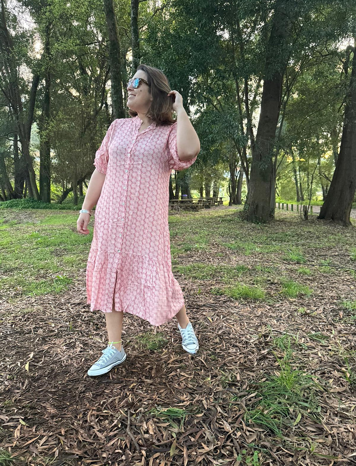 Vestido camiseiro midi florido azul claro