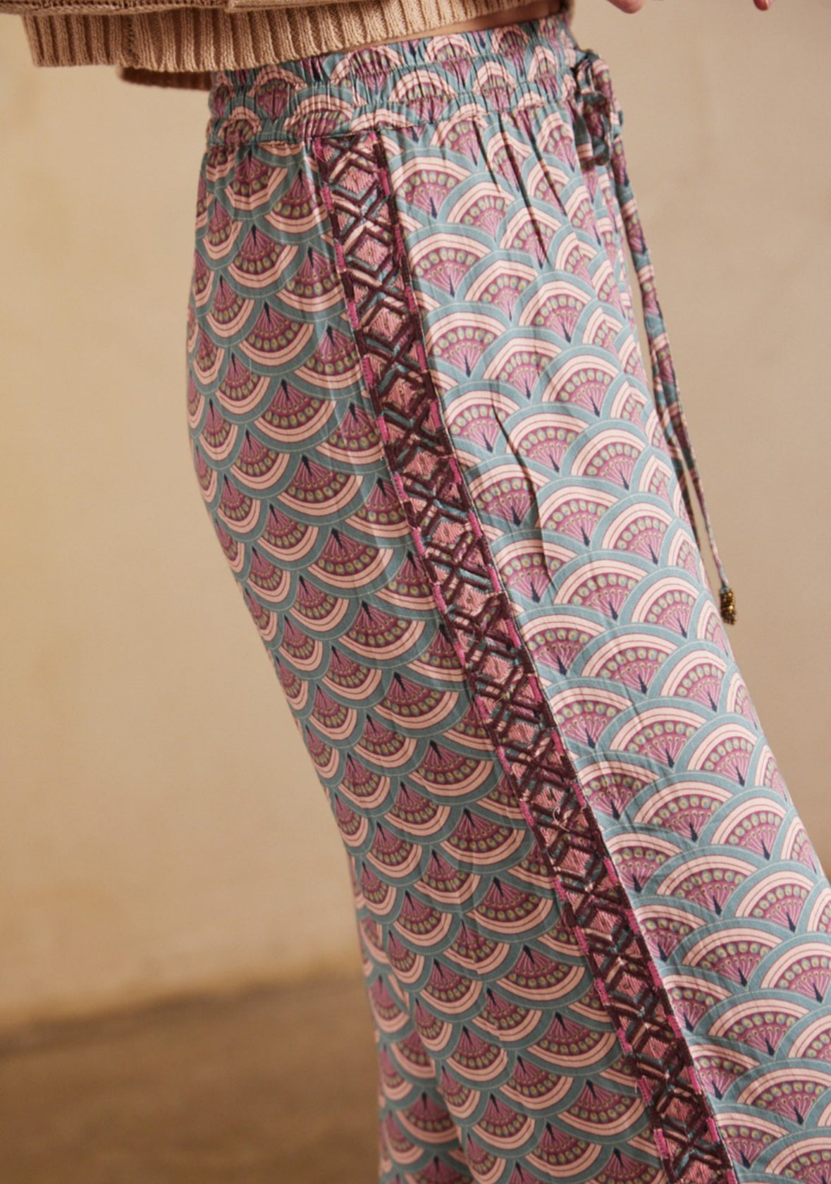 GF.Ragna geometric print pants